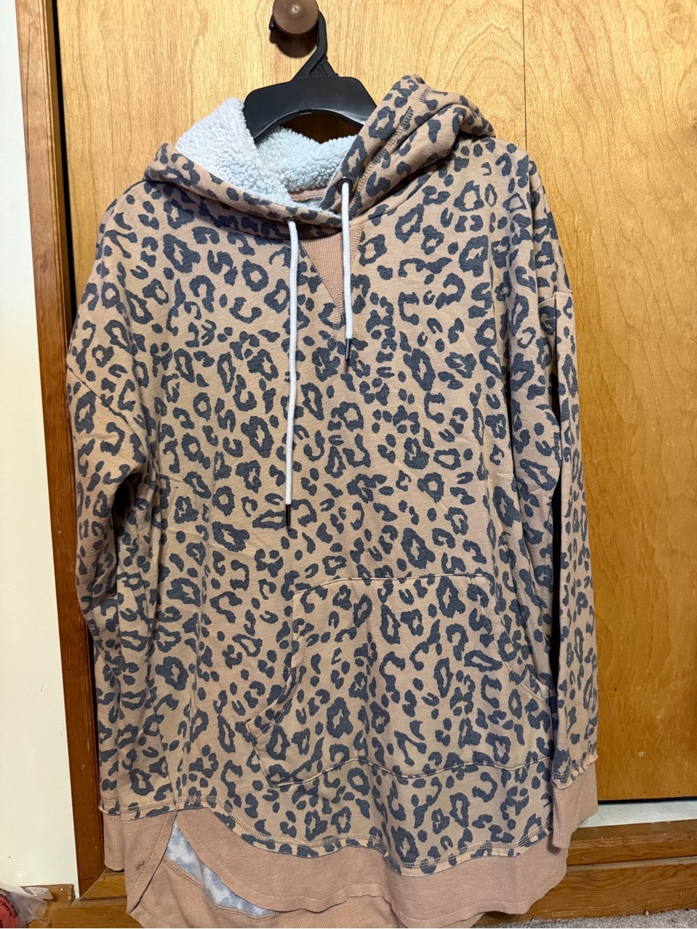 Maurices Women’s mLeopard-Print Sherpa Hoodie - Tan & Black